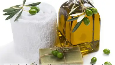 Photo of Olio d’oliva: 11 modi in cui l’oro liquido del Mediterraneo si prende cura di pelle e capelli